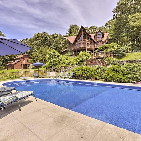 Private Guest House With Deck And Spectacular Views! Uncasville Bagian luar foto