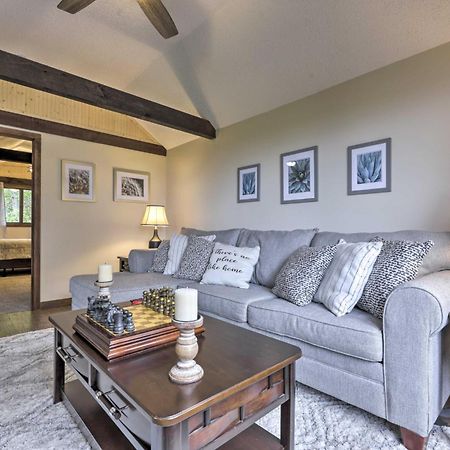Private Guest House With Deck And Spectacular Views! Uncasville Bagian luar foto