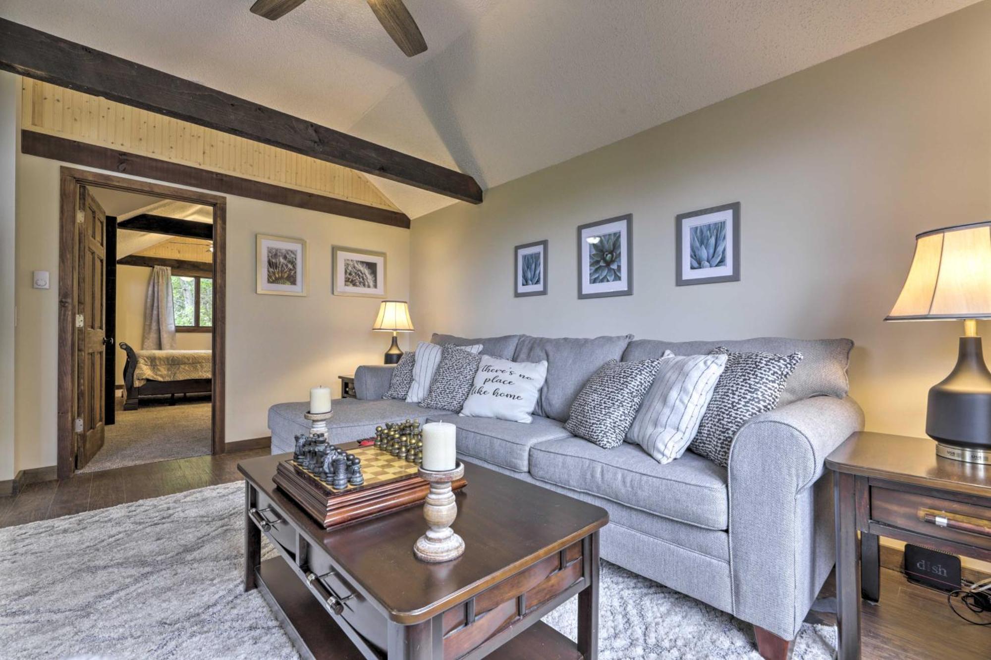 Private Guest House With Deck And Spectacular Views! Uncasville Bagian luar foto