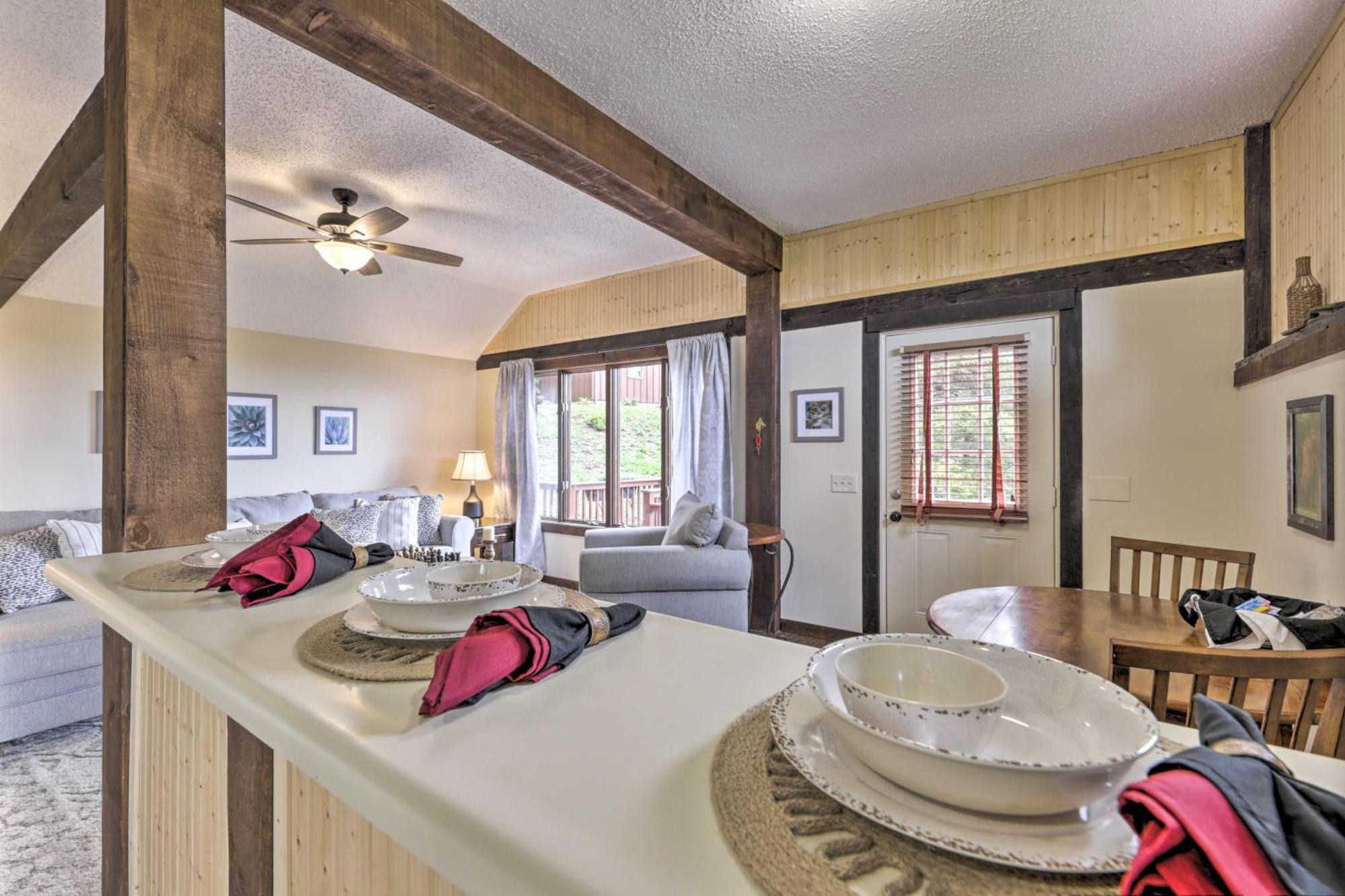 Private Guest House With Deck And Spectacular Views! Uncasville Bagian luar foto