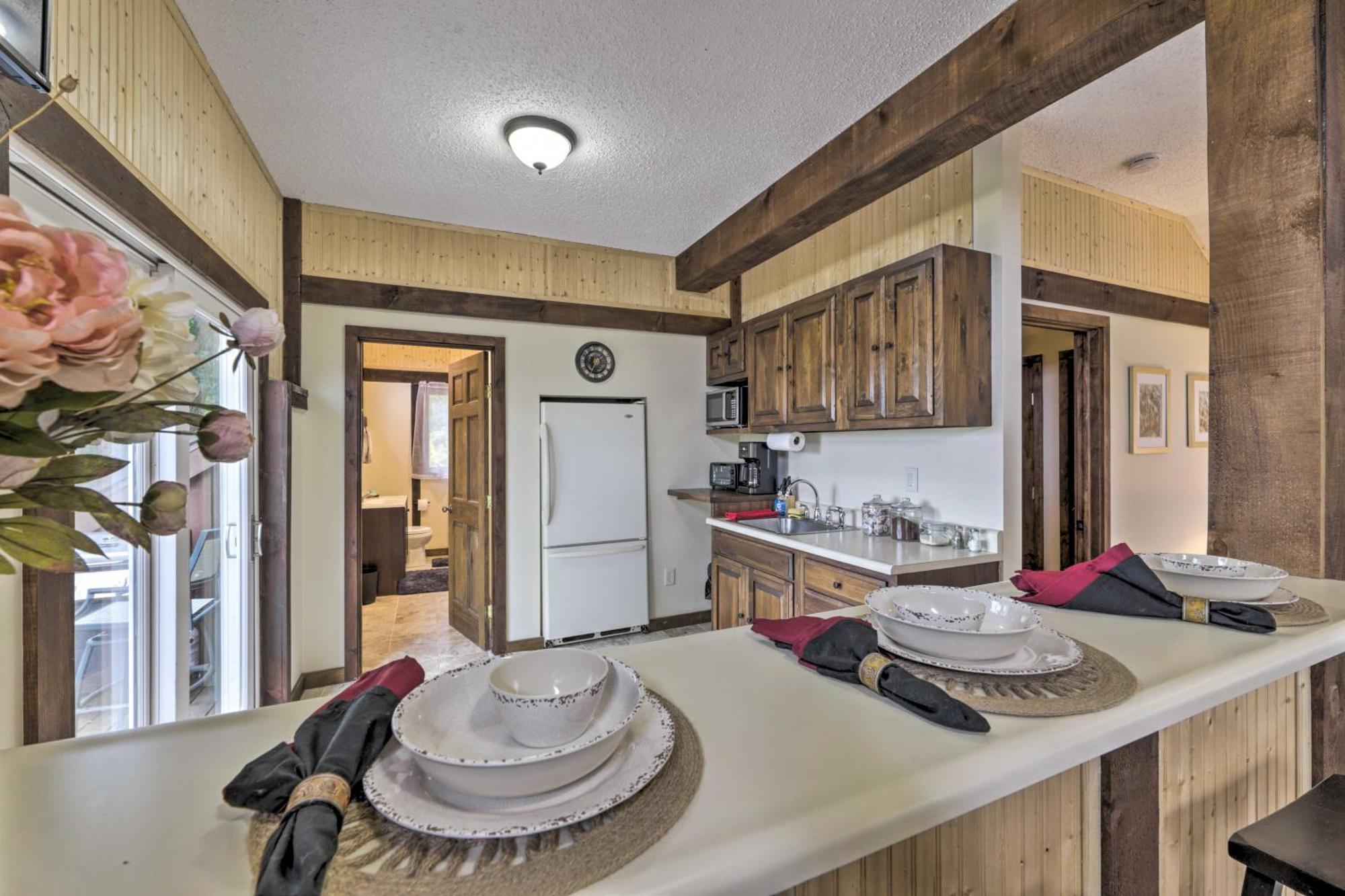 Private Guest House With Deck And Spectacular Views! Uncasville Bagian luar foto
